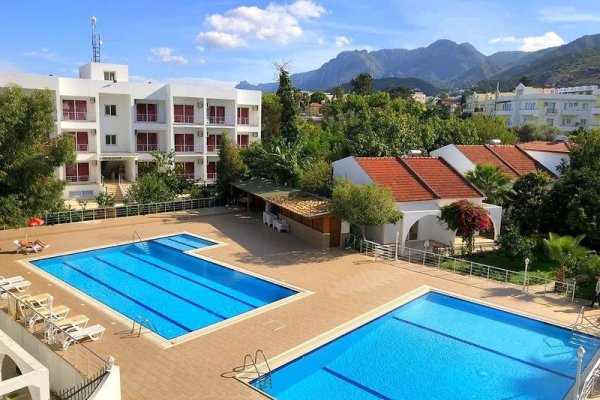 Rose Gardens Hotel