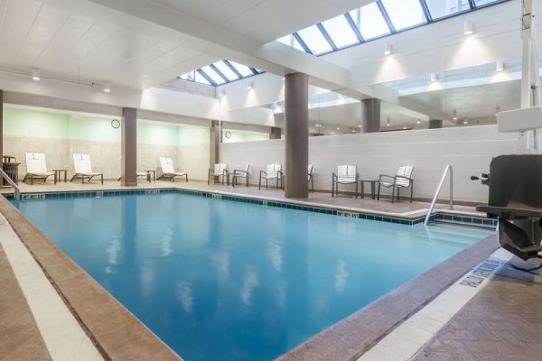 Wyndham Pittsburgh University Center