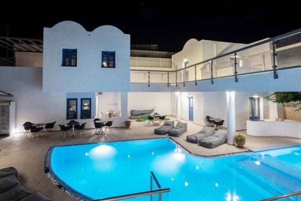 Tristhenia Hotel