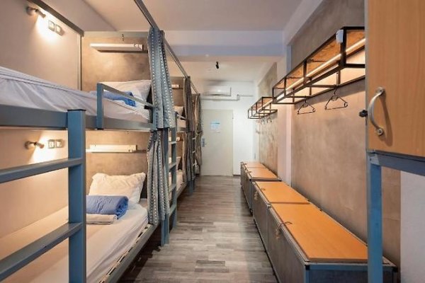 Bedbox Hostel