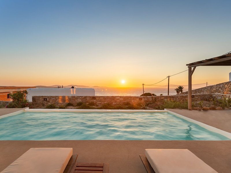 Nikoi Villas