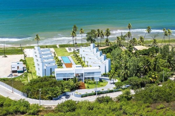 B Blue Beachouses