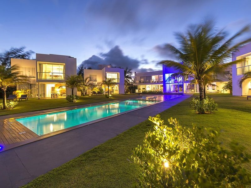 B Blue Beachouses
