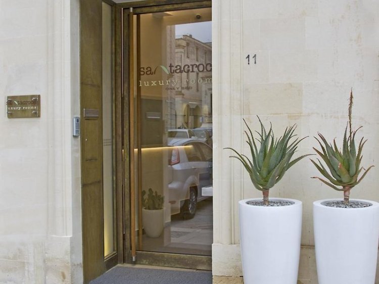 Santacroce Luxury Rooms