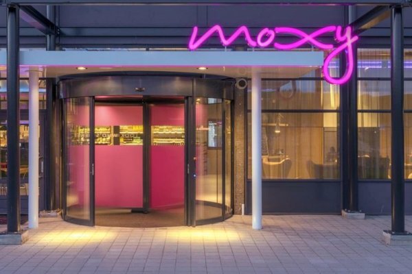 Moxy Oslo X