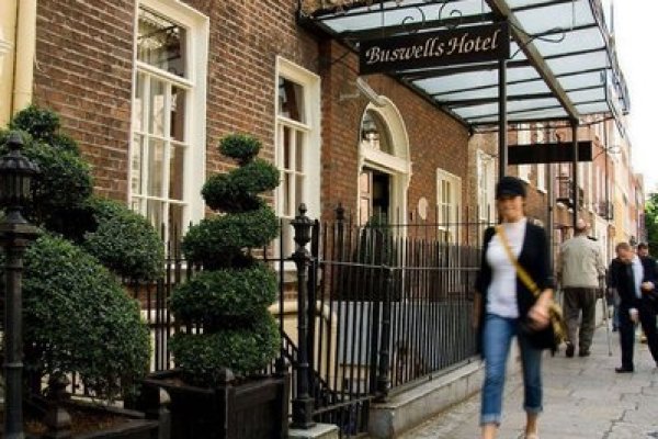 Buswells Hotel
