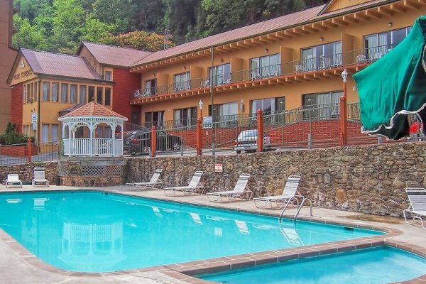 River Terrace Resort & Convention Center