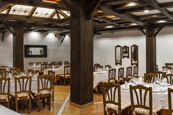 Albenzaire Hotel Asador