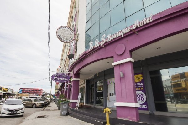 B & S Hotel