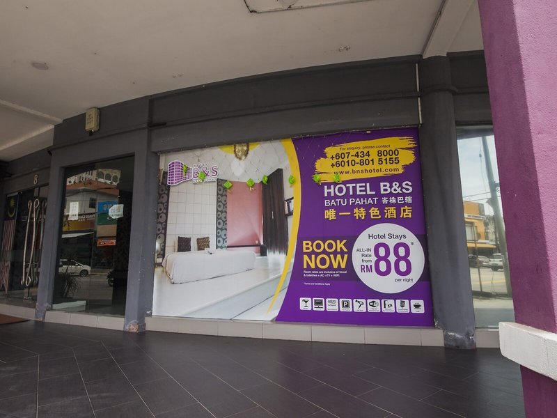 B & S Hotel
