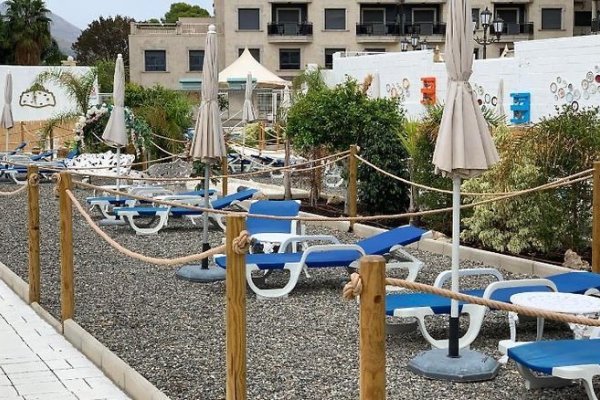 Apartamentos Nuria Sol