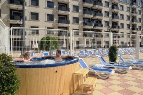 Apartamentos Nuria Sol