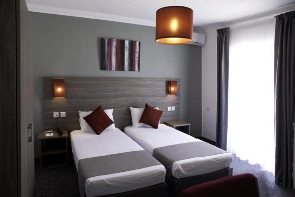 Luxfair Spinola Hotel