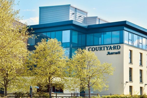 Courtyard Glasgow Airport