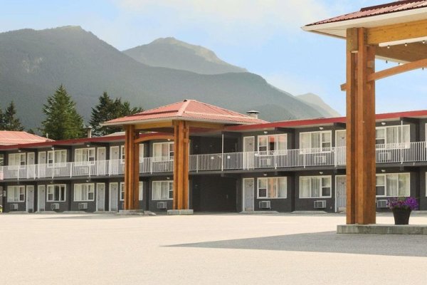 Days Inn by Wyndham Golden