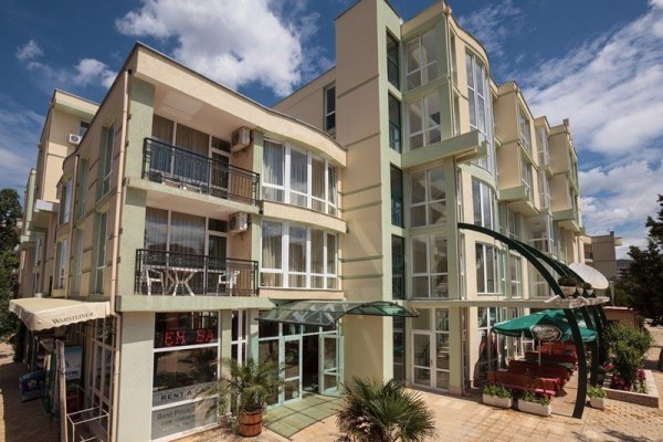 Sunny Day Club Hotel