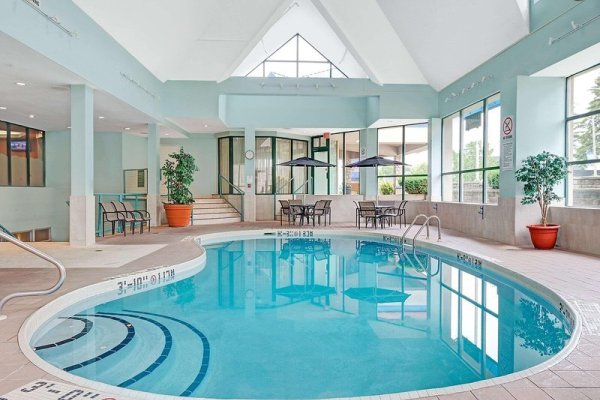 Ramada by Wyndham Niagara Falls/Fallsview