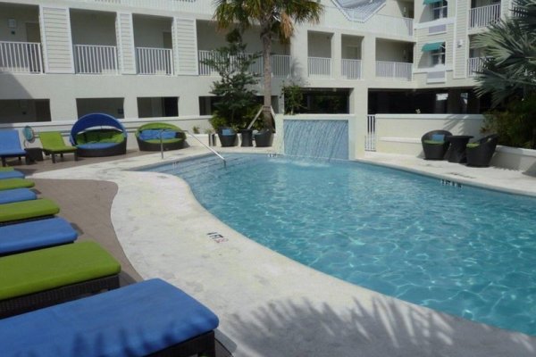 Silver Palms Inn