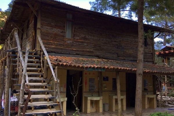 Kadir's Tree Houses