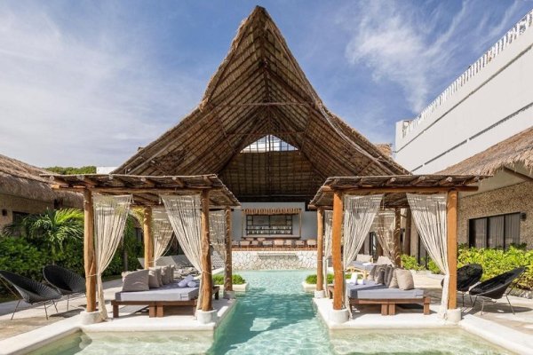 Areia Beach Front Hotel