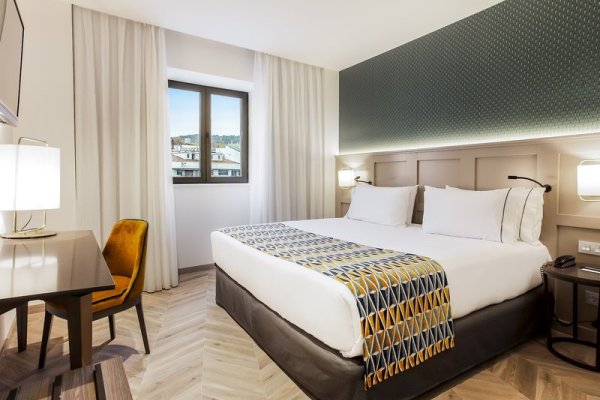 Eurostars Puerta Real