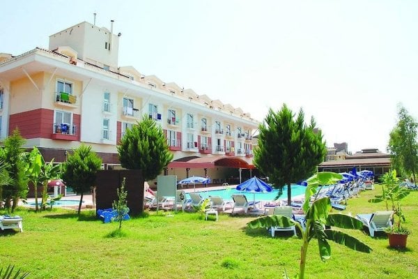 Aura Resort