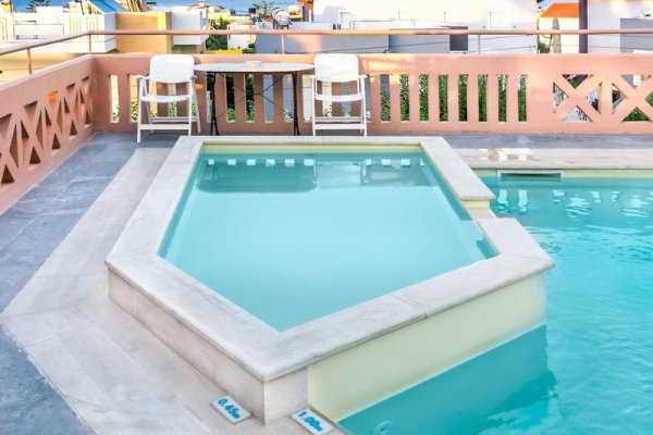 Labyrinth Hotel