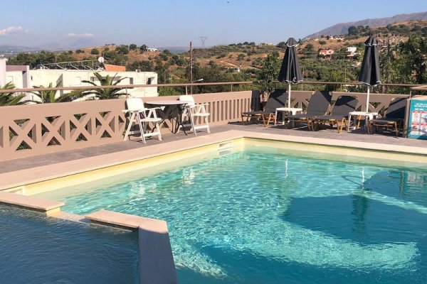 Labyrinth Hotel