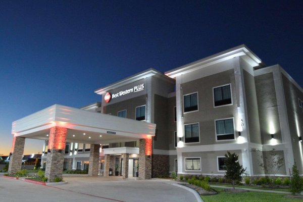 Best Western Plus Sandcastle Beachfront Hotel