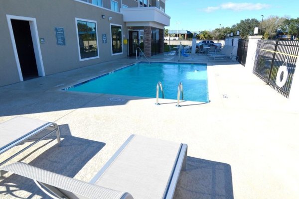 Best Western Plus Sandcastle Beachfront Hotel