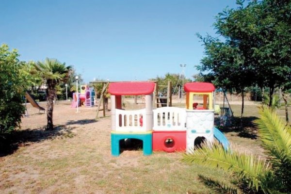 Long Beach Village