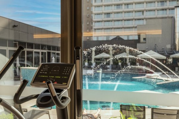 Ramada Bucharest Parc Hotel