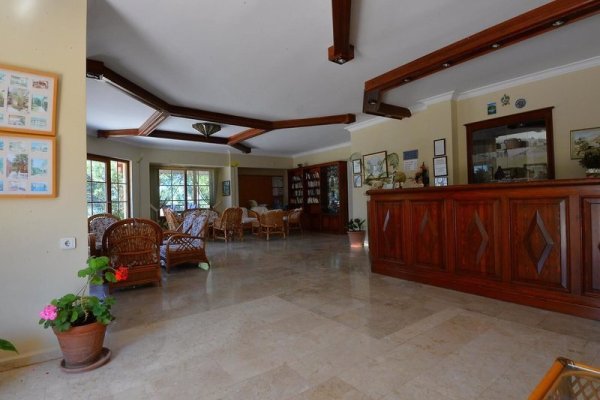 Leytur Hotel