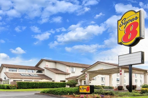 Super 8 by Wyndham Salem