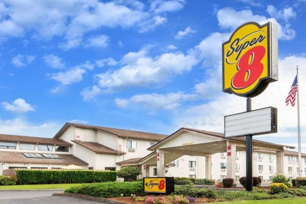 Super 8 by Wyndham Salem