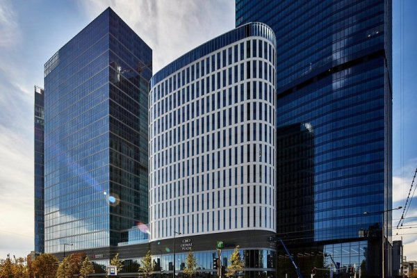 Holiday Inn Express Warsaw  The HUB