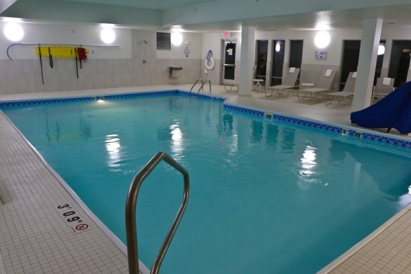 Holiday Inn Express & Suites Monroe