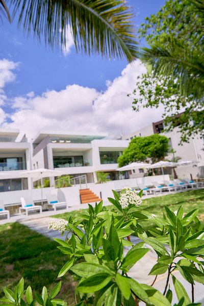 Les Estivales Beachfront Suites & Penthouses by LOV