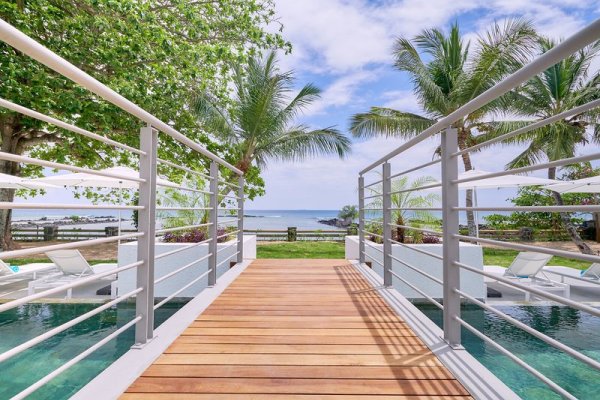 Les Estivales Beachfront Suites & Penthouses by LOV