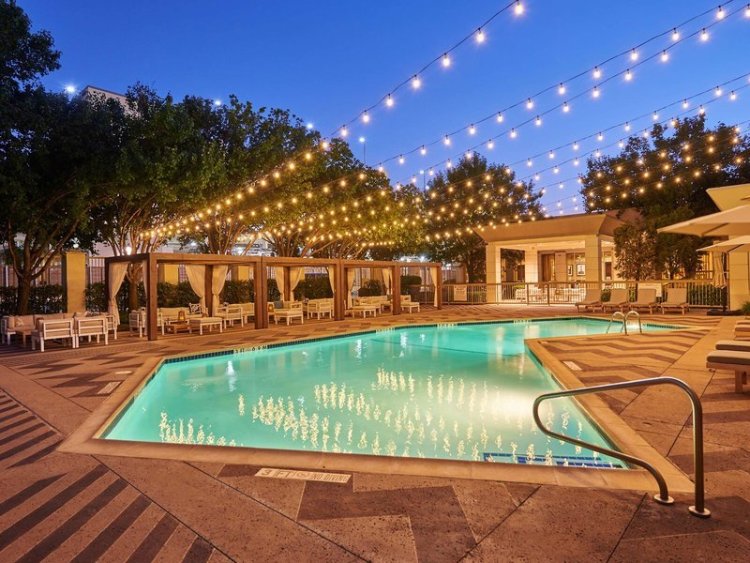DoubleTree by Hilton Dallas - Market Center