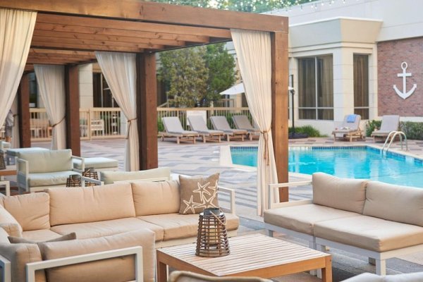 DoubleTree by Hilton Dallas - Market Center