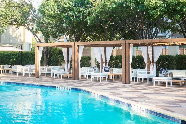 DoubleTree by Hilton Dallas - Market Center