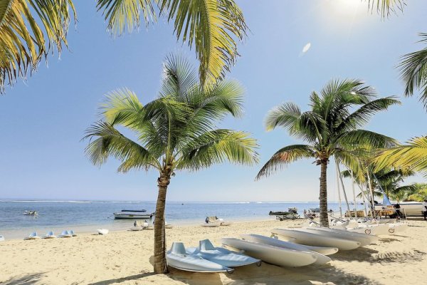 Victoria Beachcomber Resort & Spa