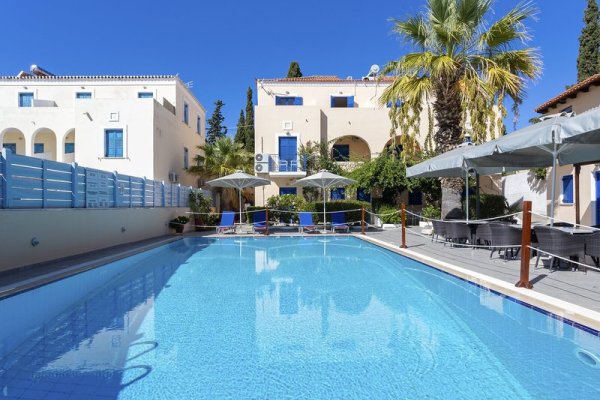 Vanas Apartments