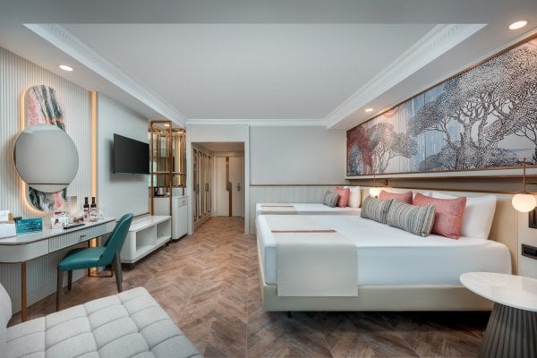 Delphin Palace