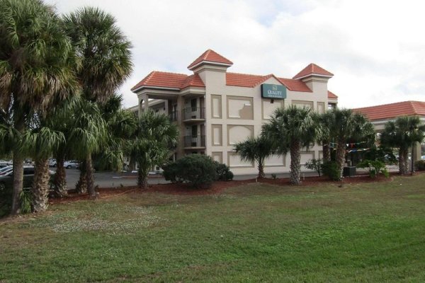Quality Inn & Suites Kissimmee By The Lake