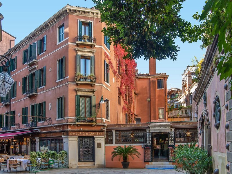La Fenice et Des Artistes