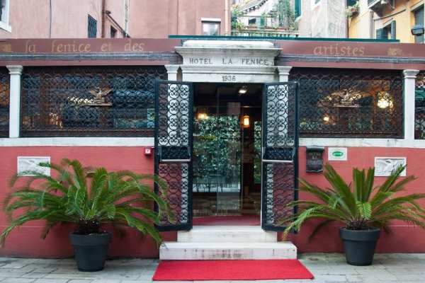 La Fenice et Des Artistes