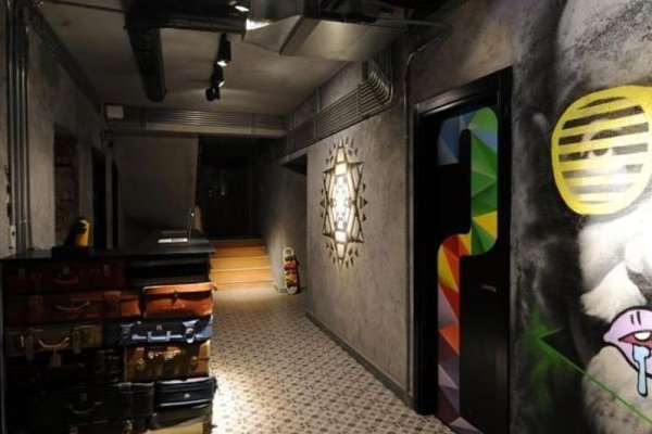Role Street Hostel