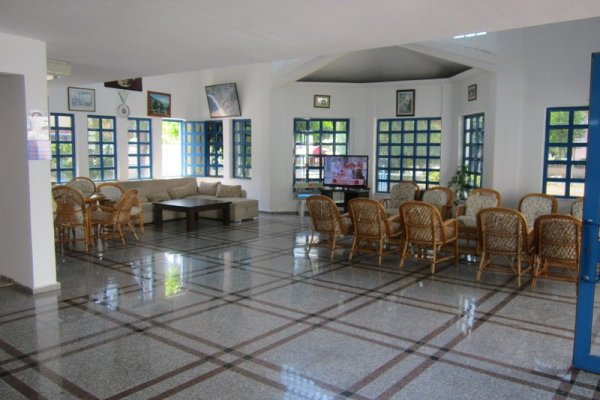 Aymes Hotel